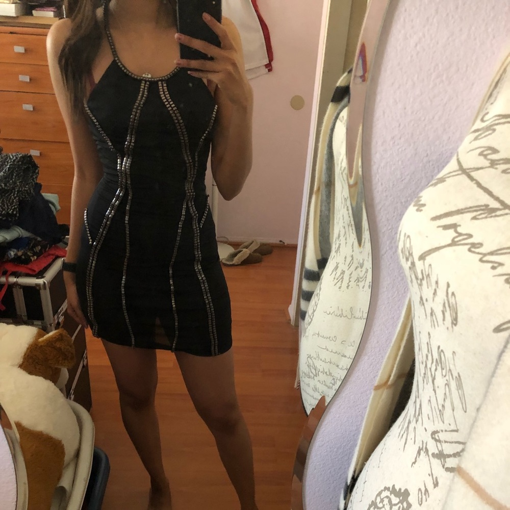 Black dress for night out! Great for NYE